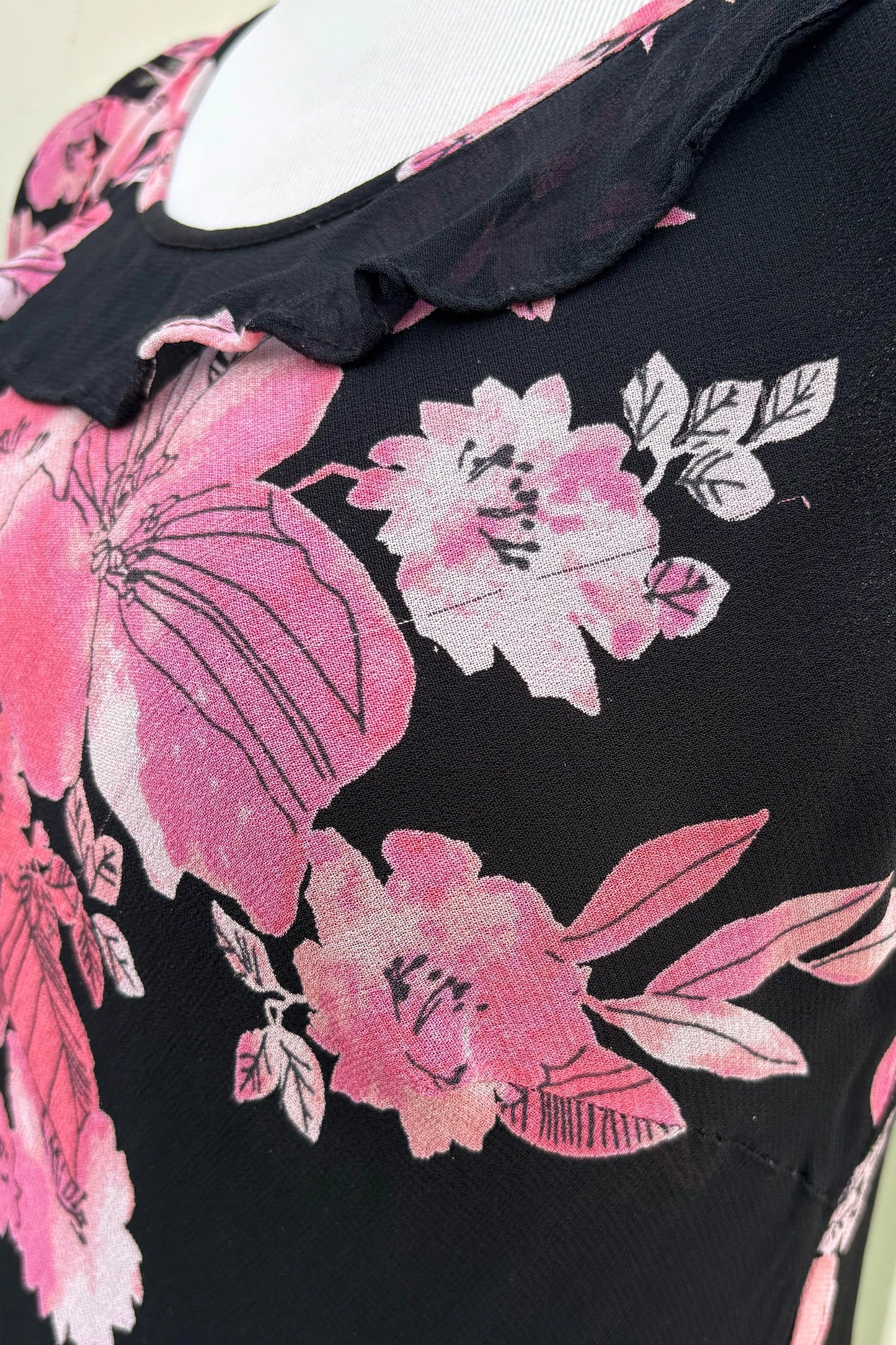 Black Pink Floral Ruffle Midi Dress, US Size 8, Vintage 2000s Fitted Style & Co Y2K