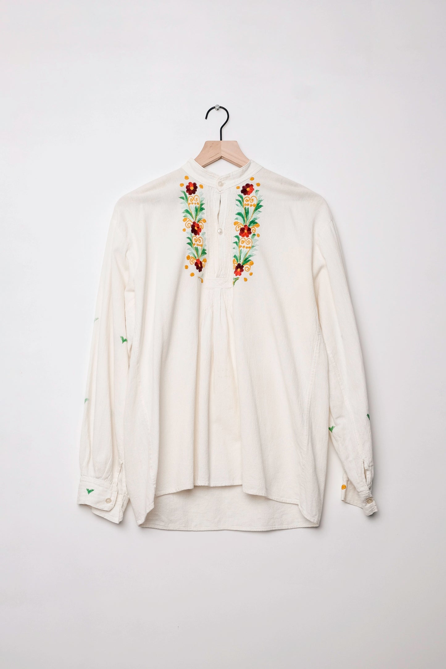Vintage Floral Hand Embroidered White Gauzy Poet Blouse US 8 M, 70's