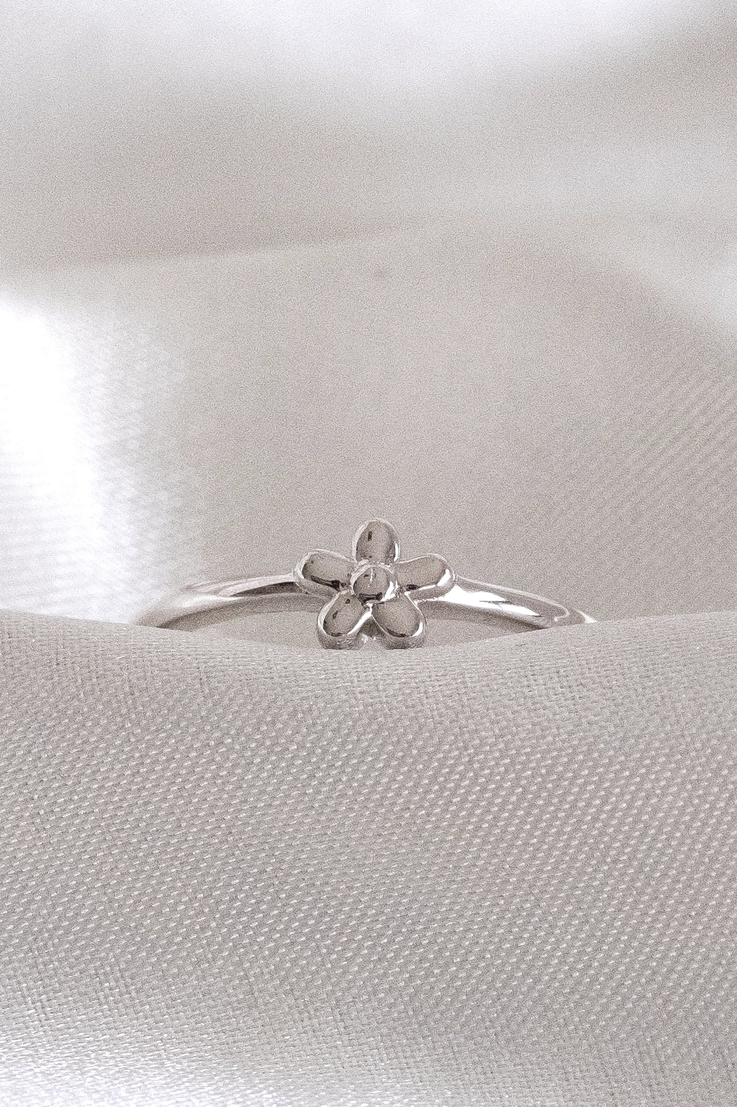 Baby Daisy Ring, Silver