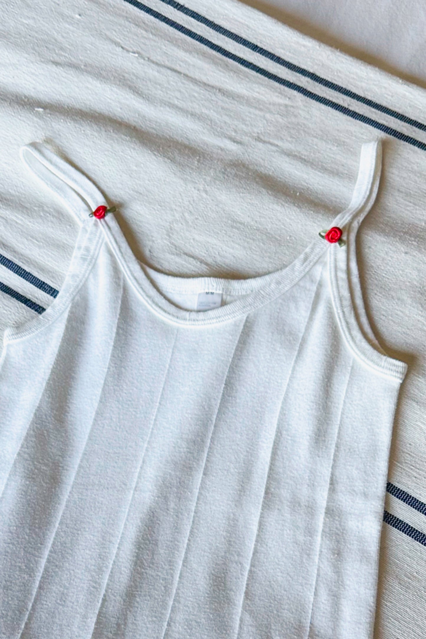 Upcycled Vintage White Cotton Coquette Red Rose Tank Top US 6 M/L
