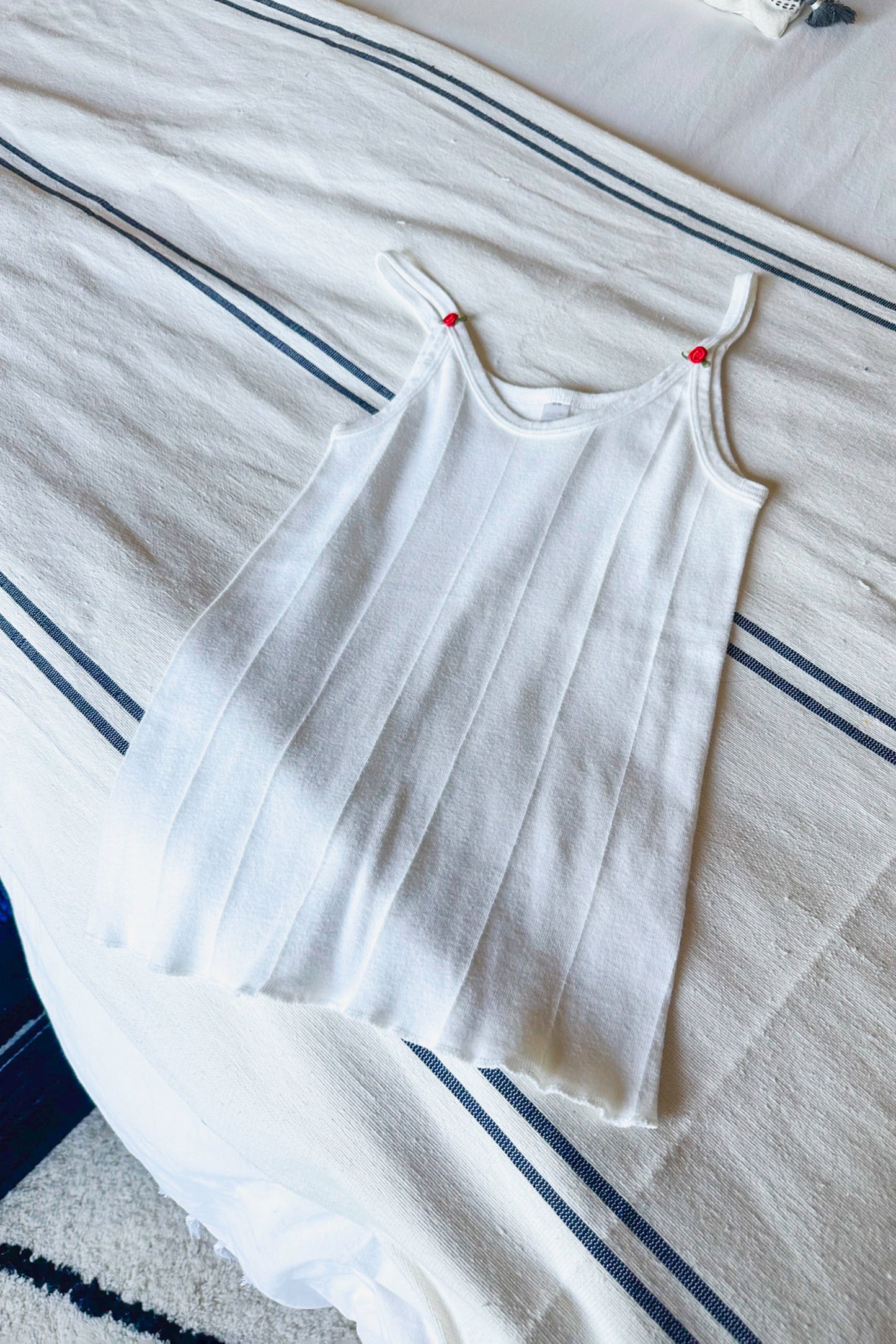 Upcycled Vintage White Cotton Coquette Red Rose Tank Top US 6 M/L