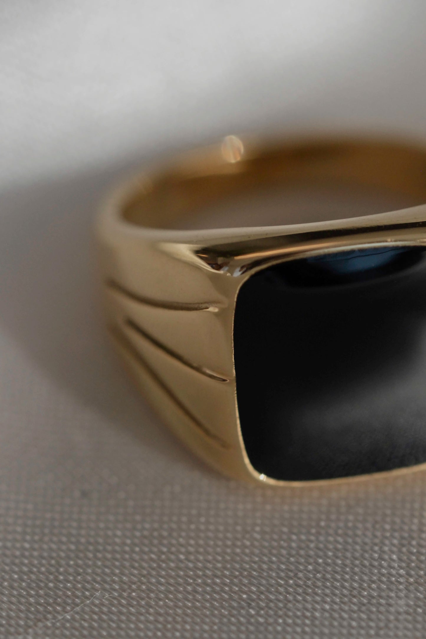 Square Black Chunky Ring - cream