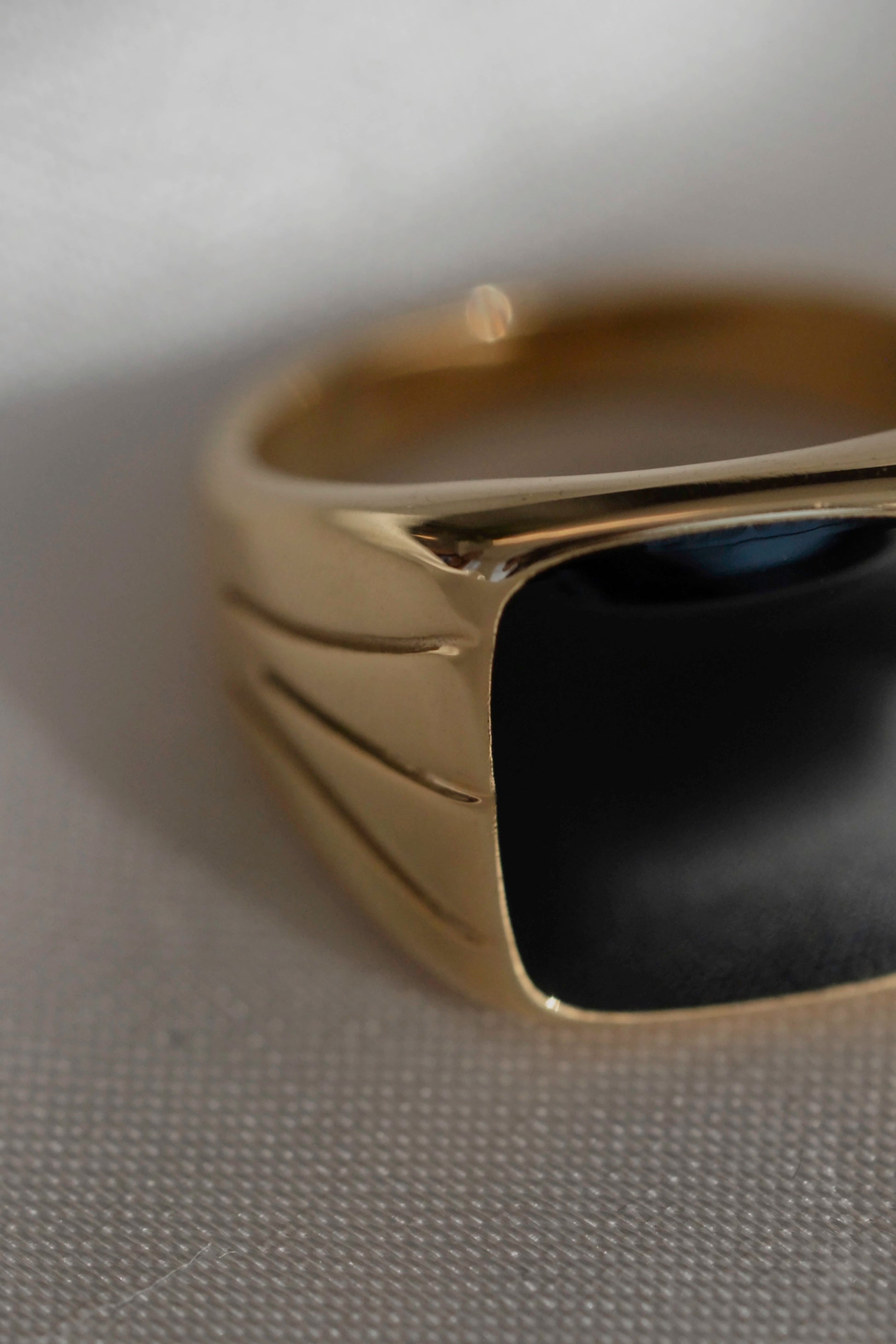 Square Black Chunky Ring - cream