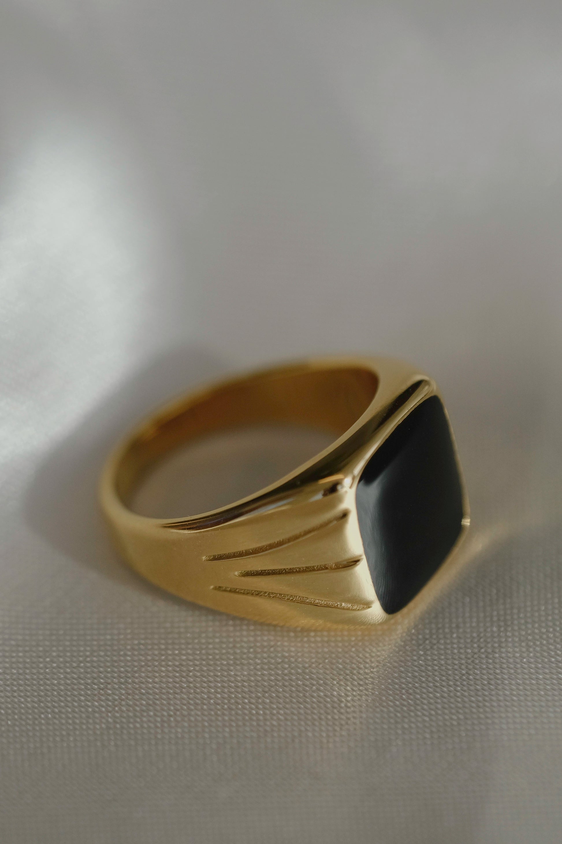 Square Black Chunky Ring - cream