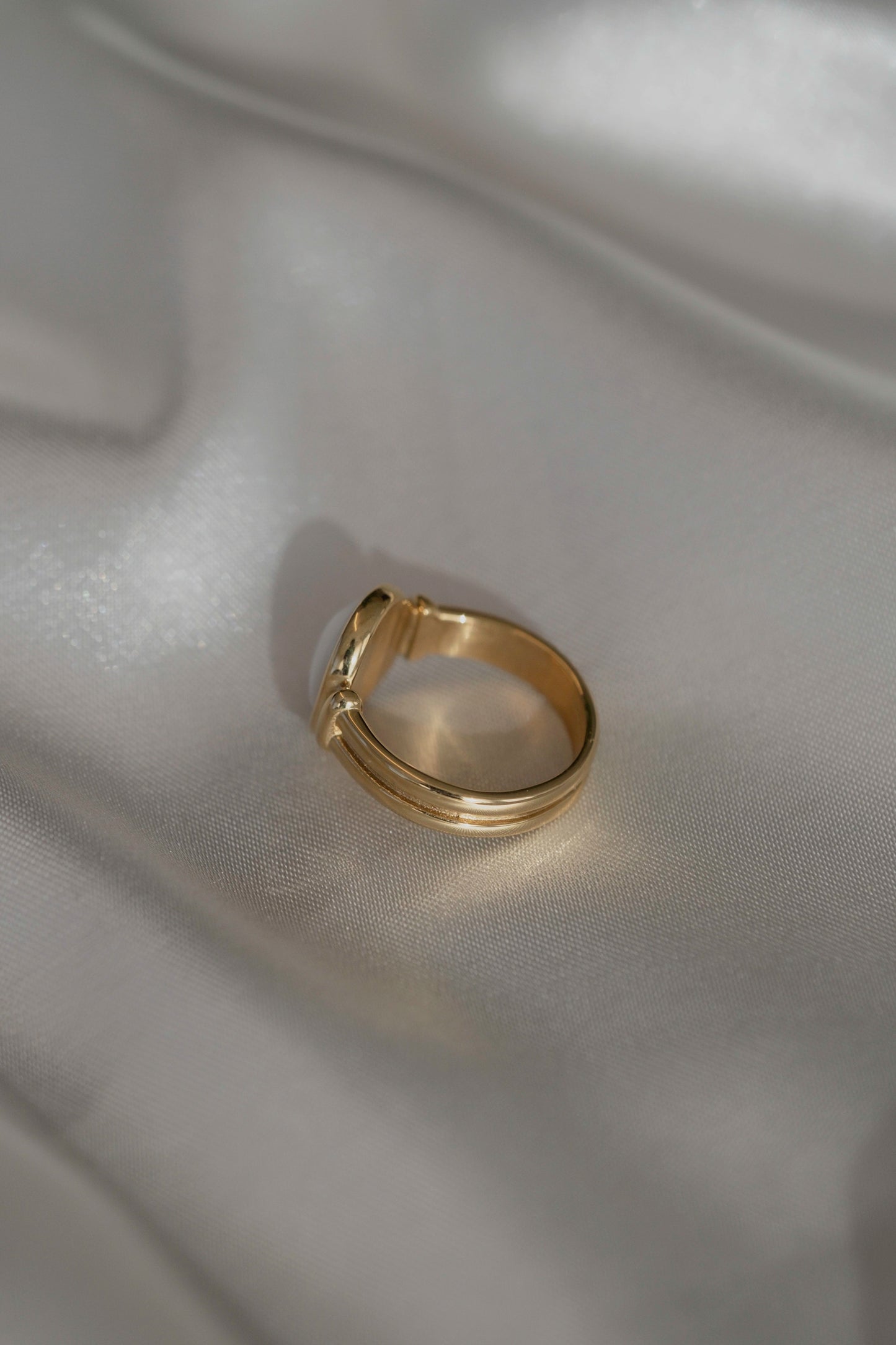 Mother of Pearl Oval Ring - cream