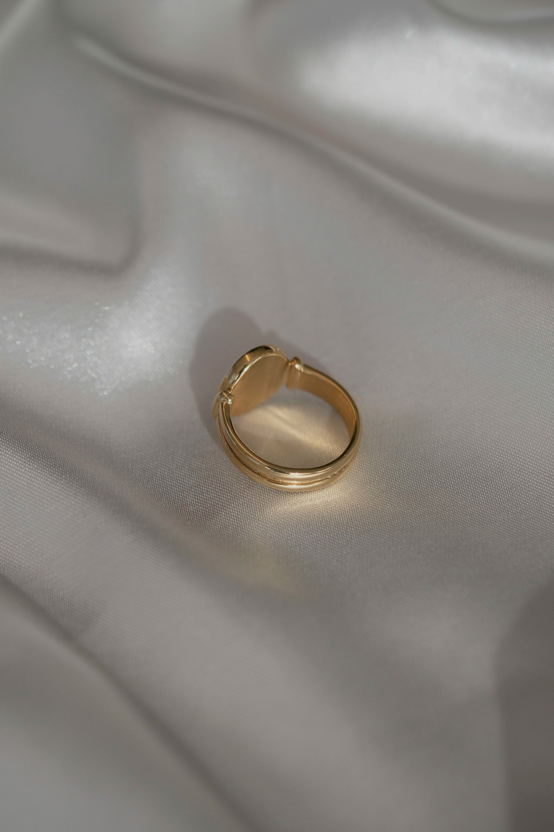 Mother of Pearl Oval Ring - cream