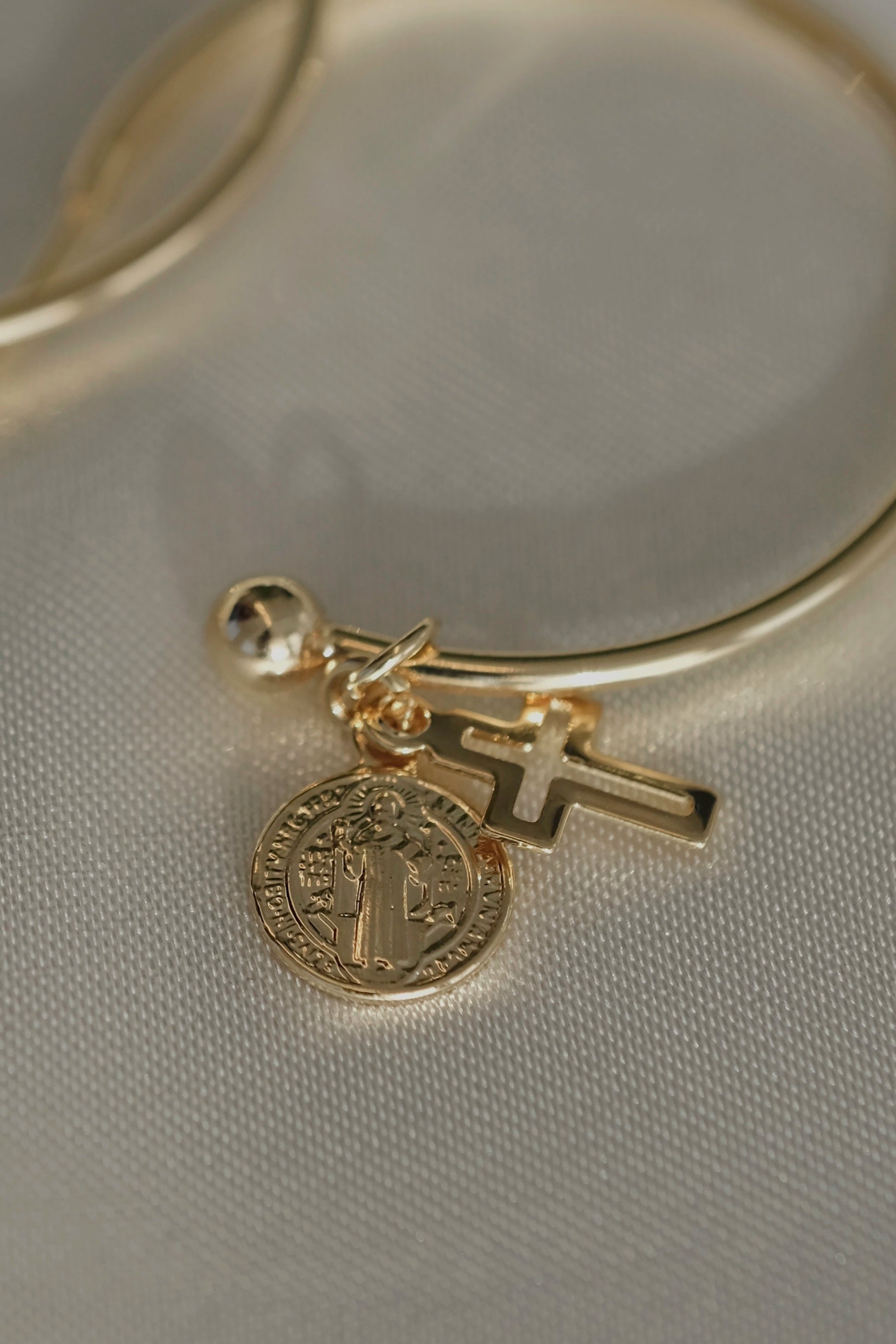 Camila Charm Hoops - cream