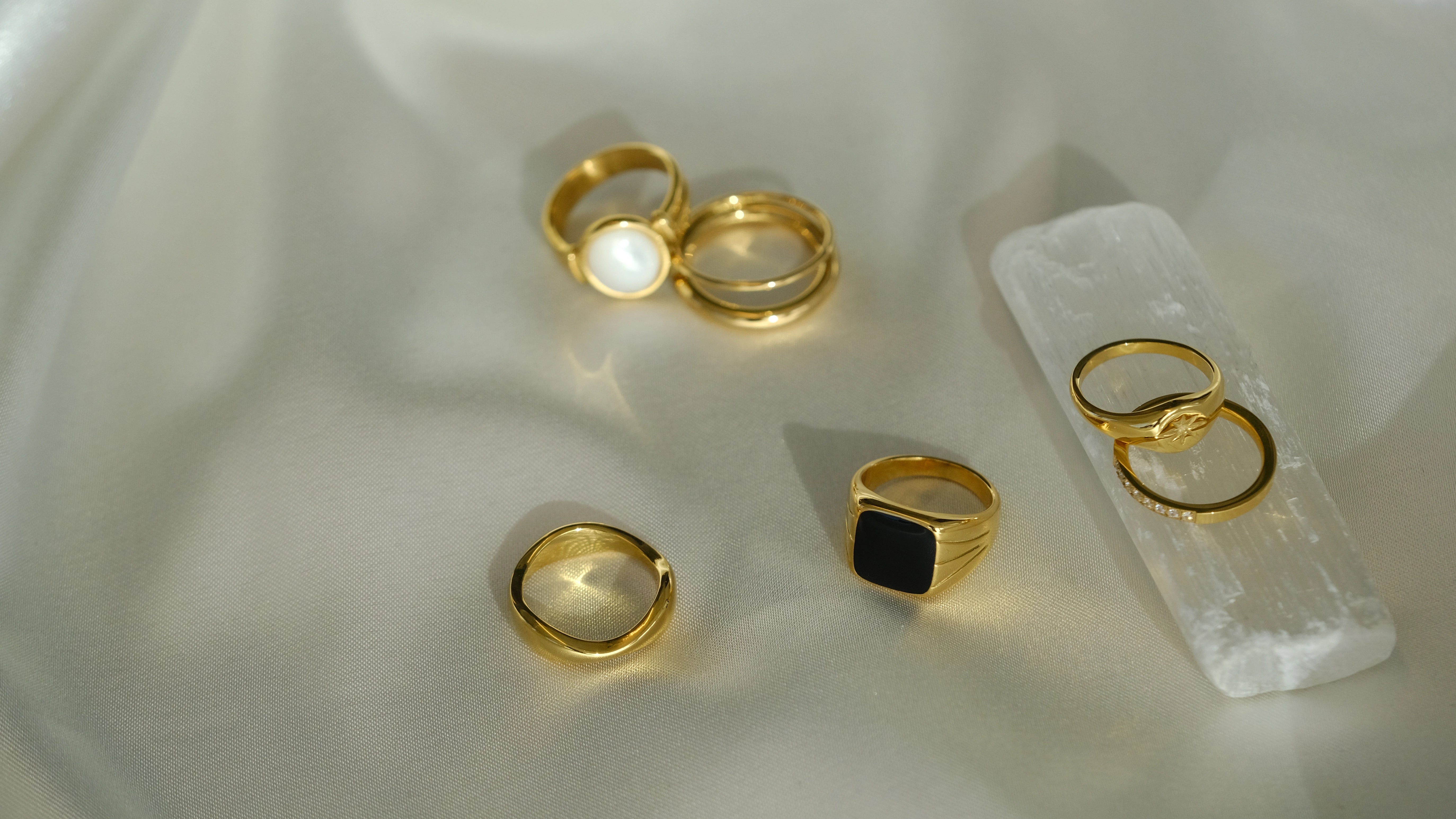 Rings – Cosmos Modern