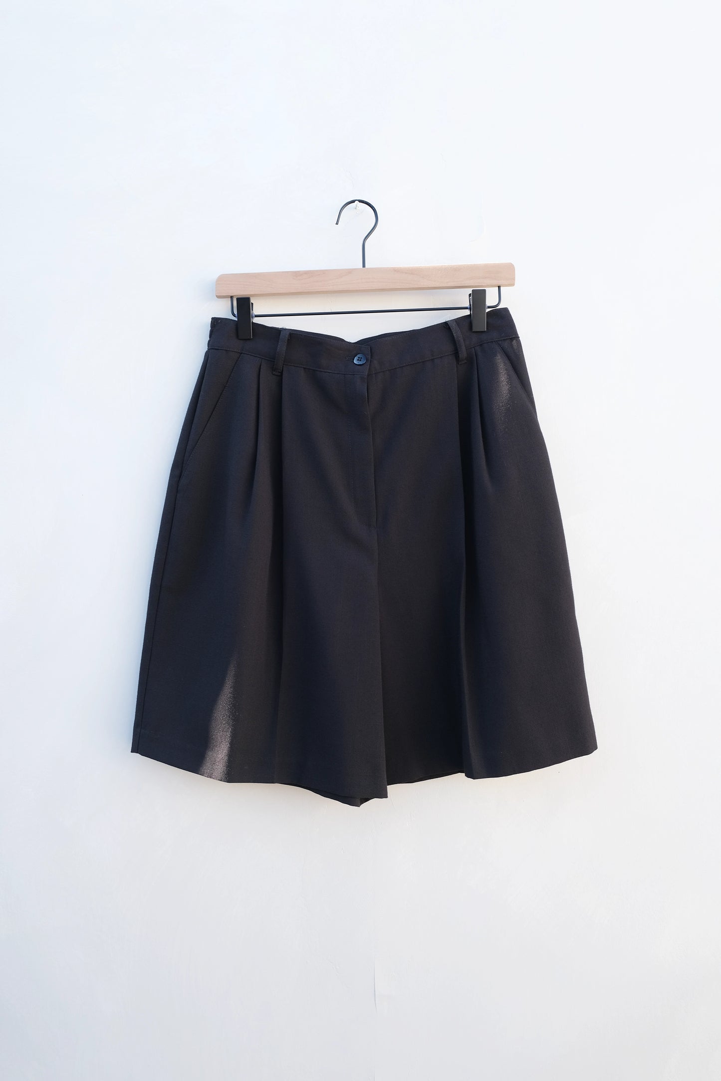 90s Black Shorts, Pleated Stretch Waistband, Size US 10 Sag Harbor